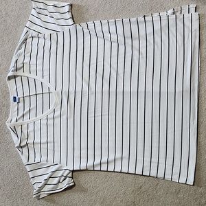 Old Navy Luxe White with Black Stripe Tee Shirt - Medium